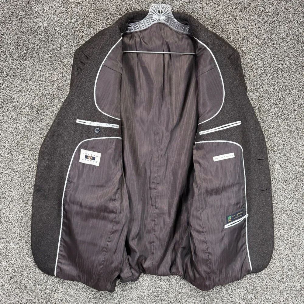Joseph Abboud excellent pre